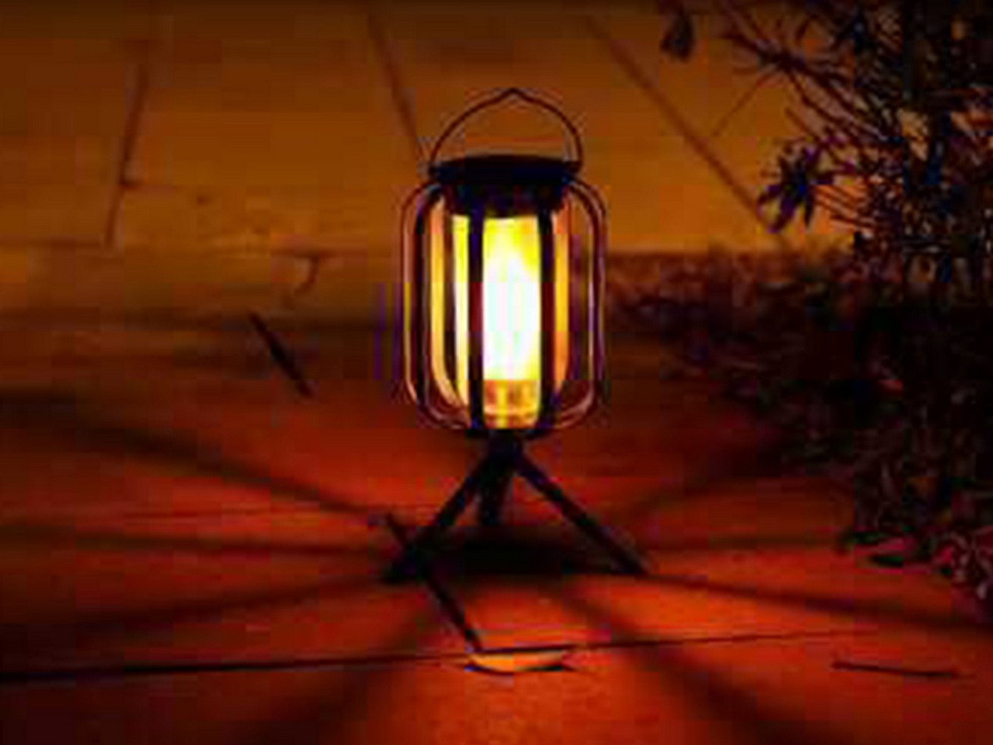 Solar Lantern with Tripod Flickering Flame Solar Outdoor Lights 4 Lighting Modes