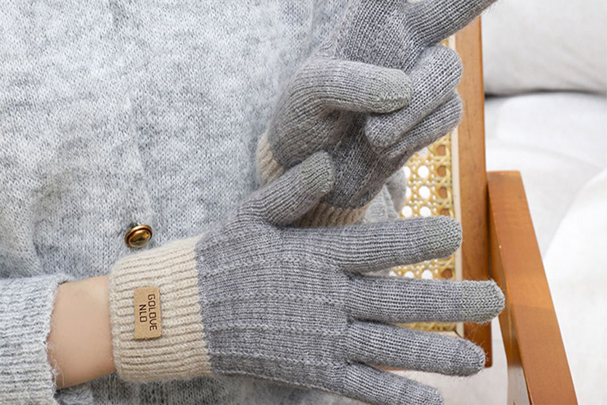 Women Touch Screen Knitted Gloves