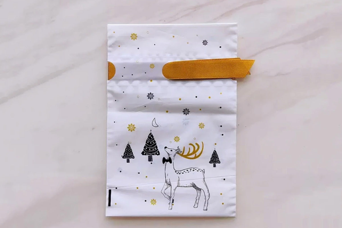 50Pcs Christmas Candy Treat Bags Gift Wrapping Drawstring Bags for Holiday Party