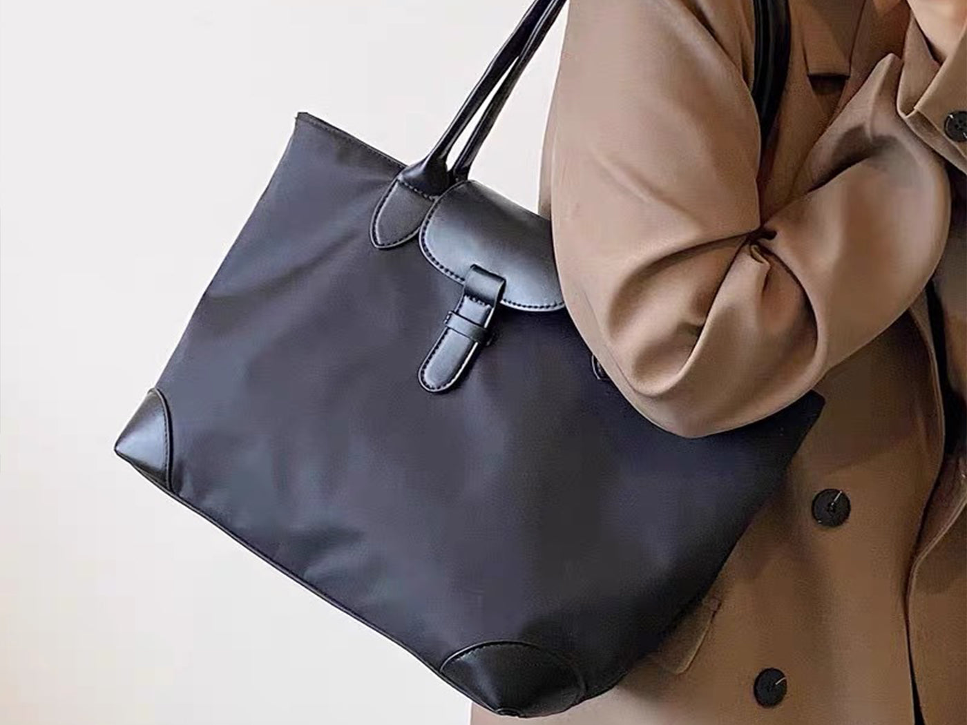 Women's Large Capacity Fashion Tote Travel Shoulder Bag