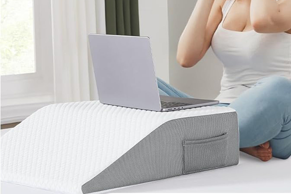 Triangular Nursing Pillow Dual-Layer Foam for Leg Elevation