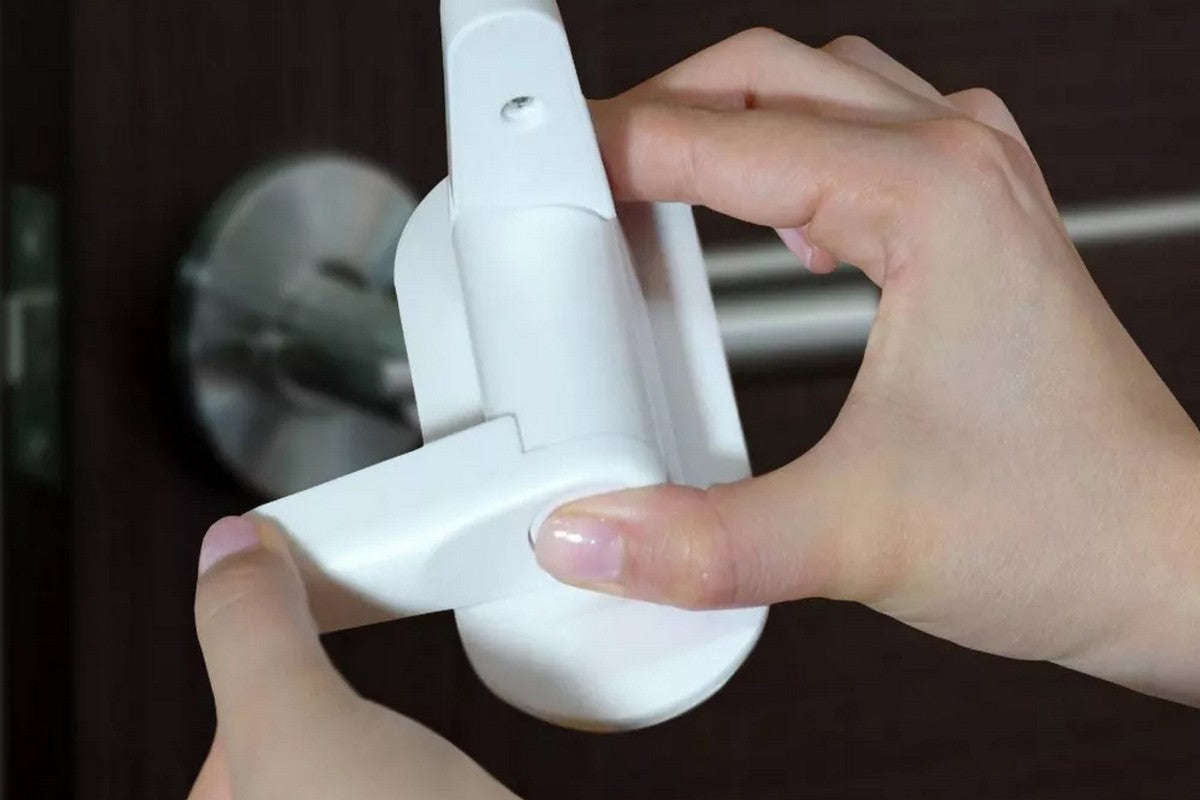 1 x Child Proof Toilet Lock with 2pcs Door Lever Lock