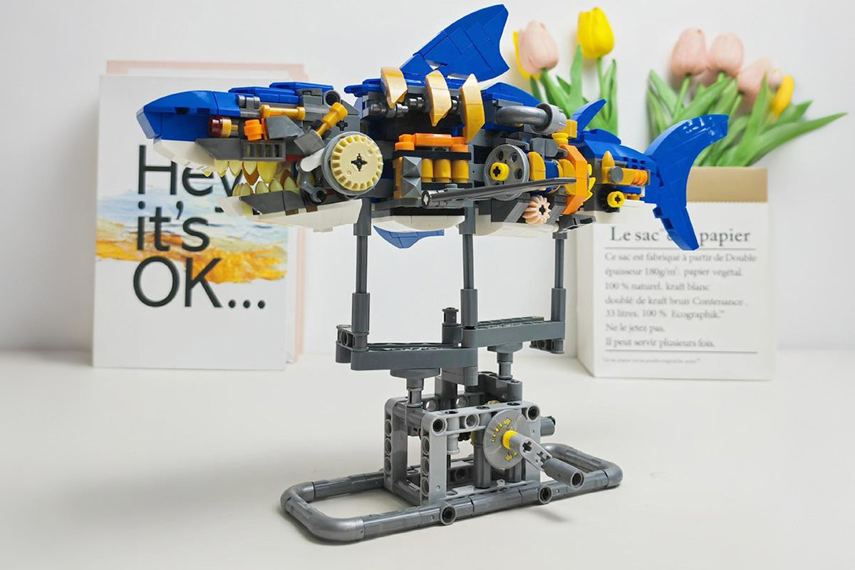 Mechanical Shark with Display Stand Sea Fish Building Block Toy for Home Decor