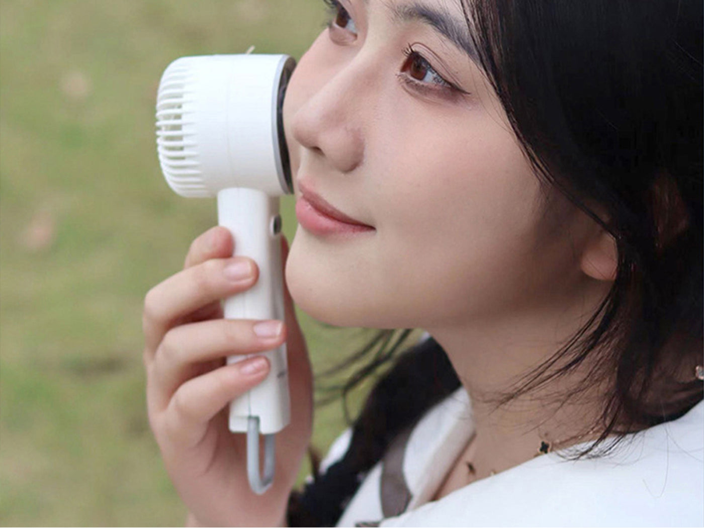 Handheld Fan 3-Windy Speed Adjustable USB Rechargeable Fan