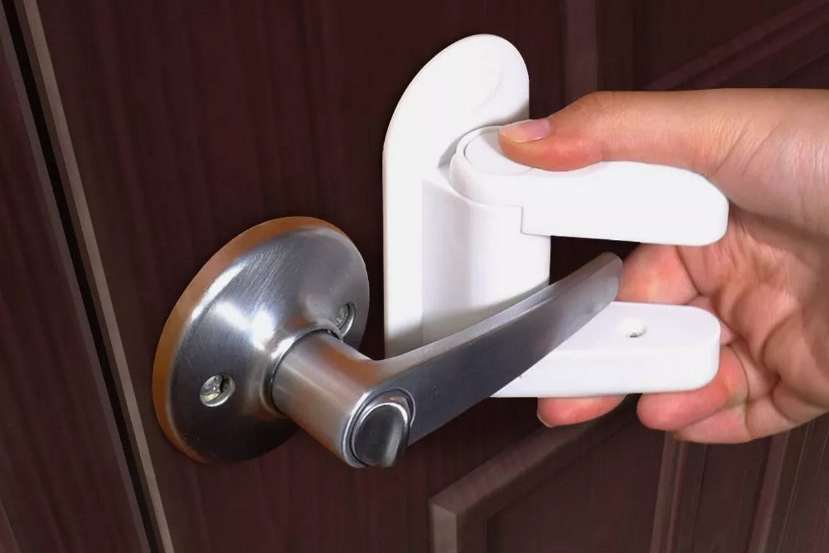 1 x Child Proof Toilet Lock with 2pcs Door Lever Lock