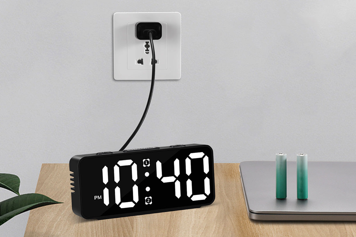 Small Digital Alarm Clock with 6 Dimmers and 5 Alarm Volumes for Bedrooms