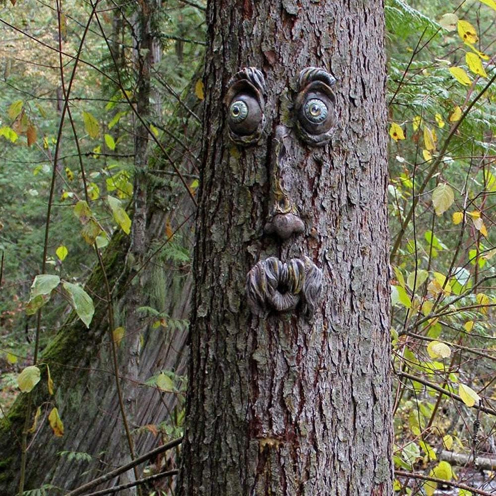 Outdoor Statues Old Man Tree Hugger Bark Ghost Face Decoration