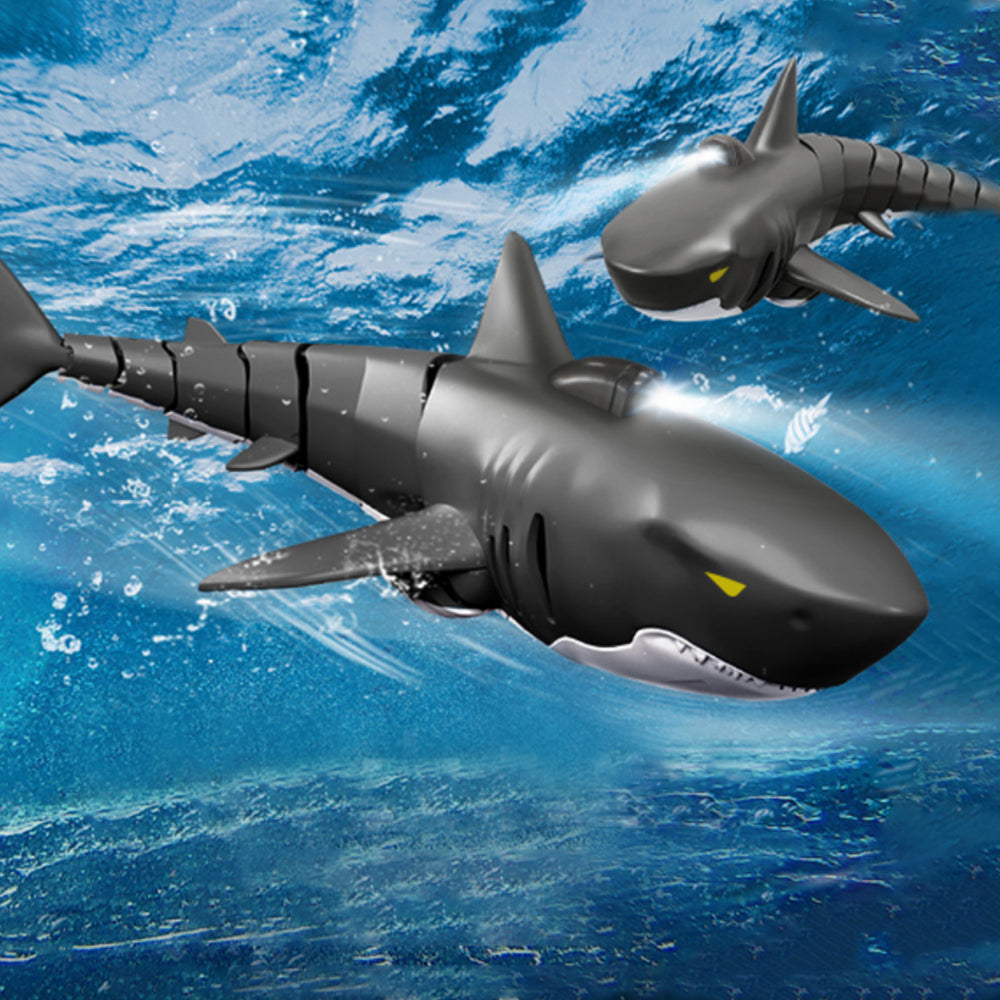 2.4G Remote Control 1:18 Scale High Simulation Shark Boat Toy for Pool Bathroom