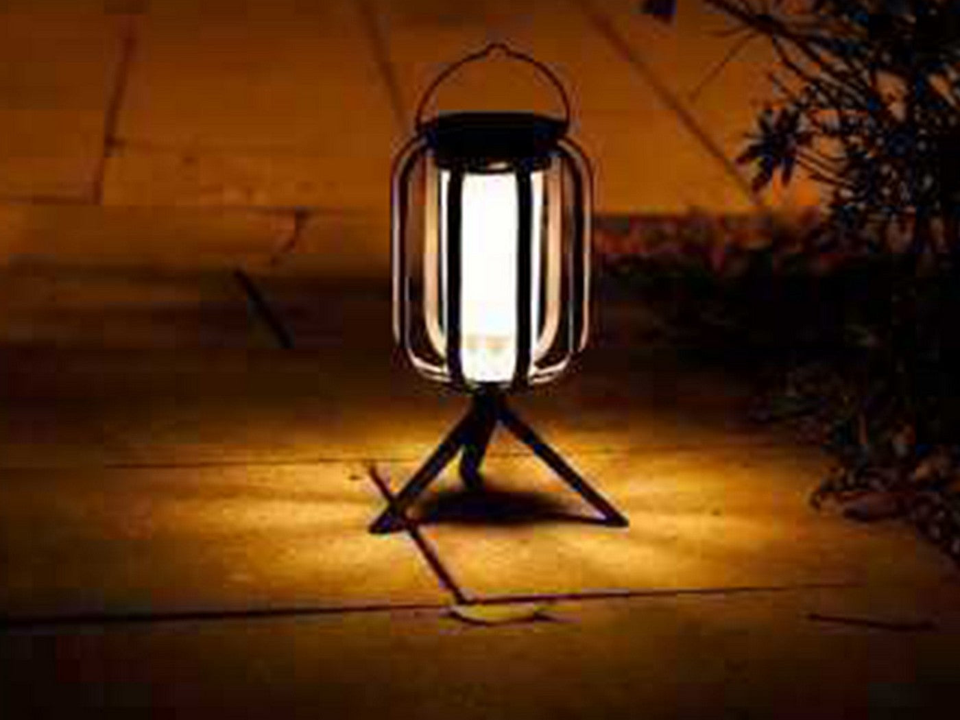 Solar Lantern with Tripod Flickering Flame Solar Outdoor Lights 4 Lighting Modes