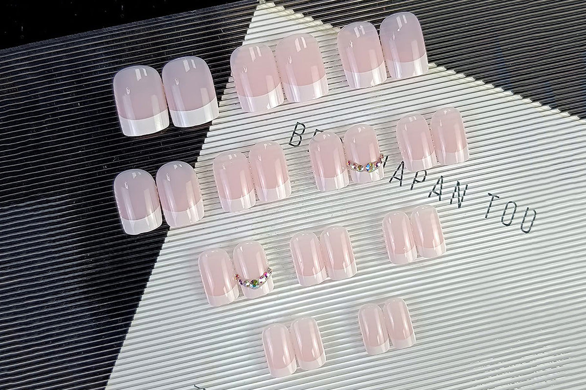 22-Piece Reusable Press-On Nail Set with Floral Design for Easy Manicure