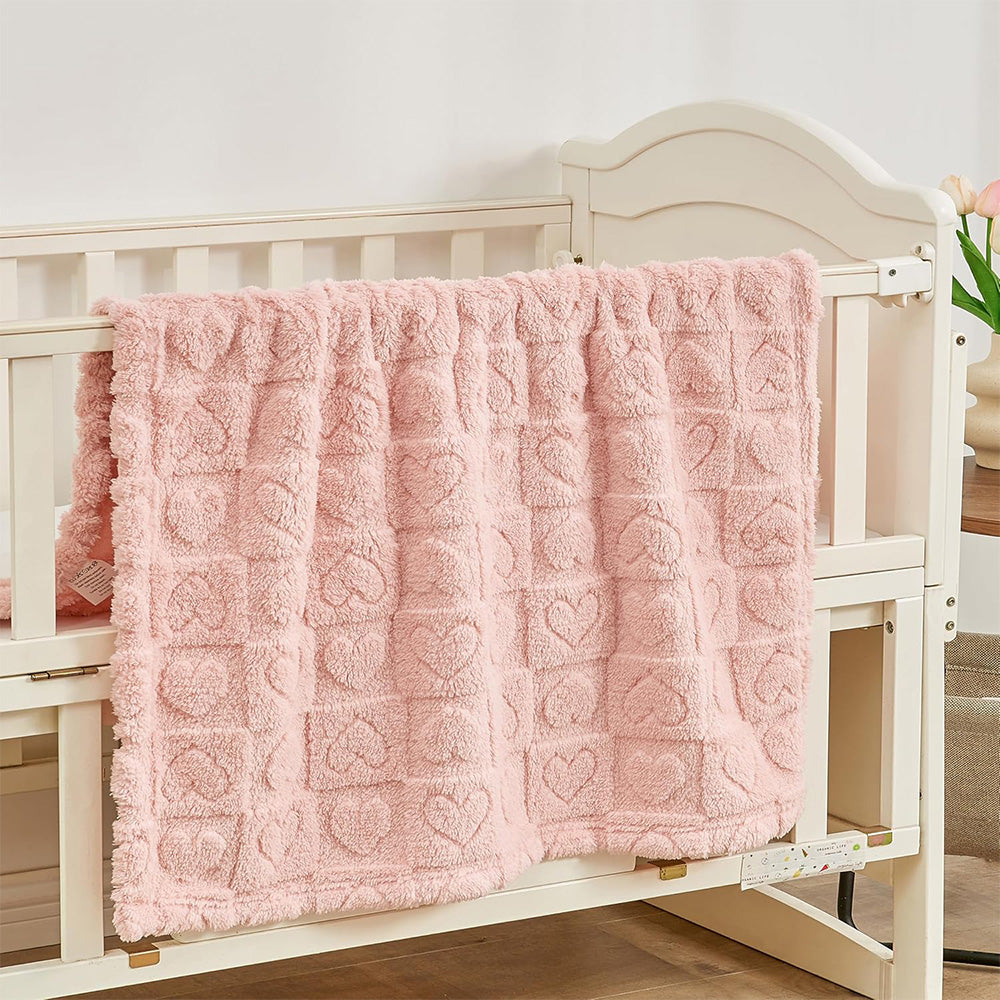 Heart Checkered Blanket Soft Polyester Blanket for Bed and Travel