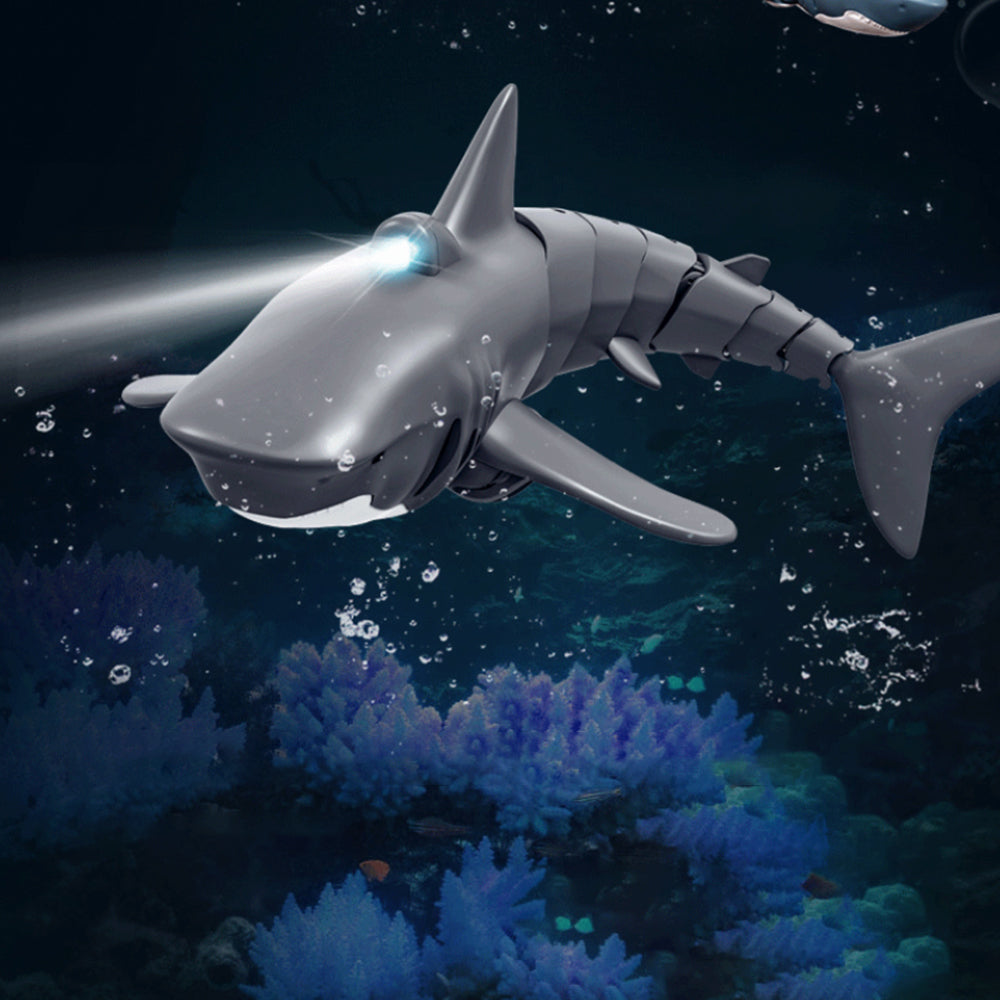 2.4G Remote Control 1:18 Scale High Simulation Shark Boat Toy for Pool Bathroom