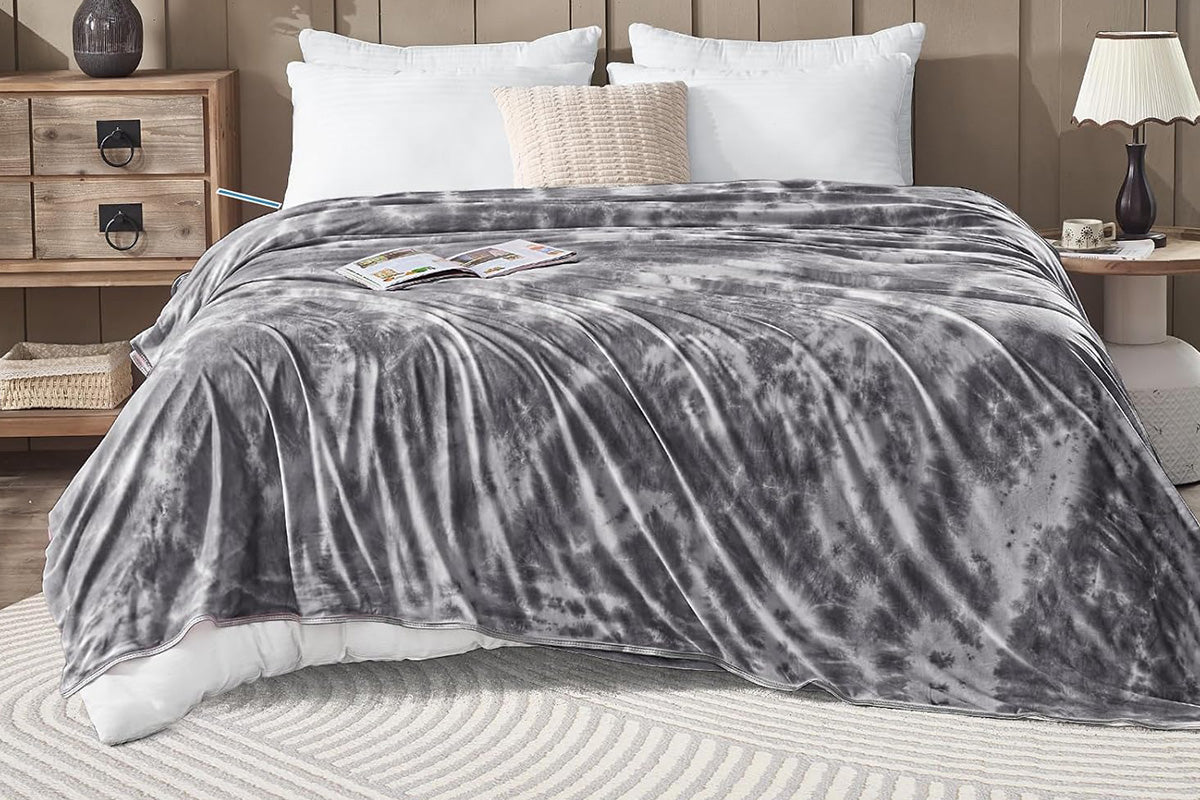 Cooling Blanket for Summer Lightweight Cold Throw for Hot Sleepers