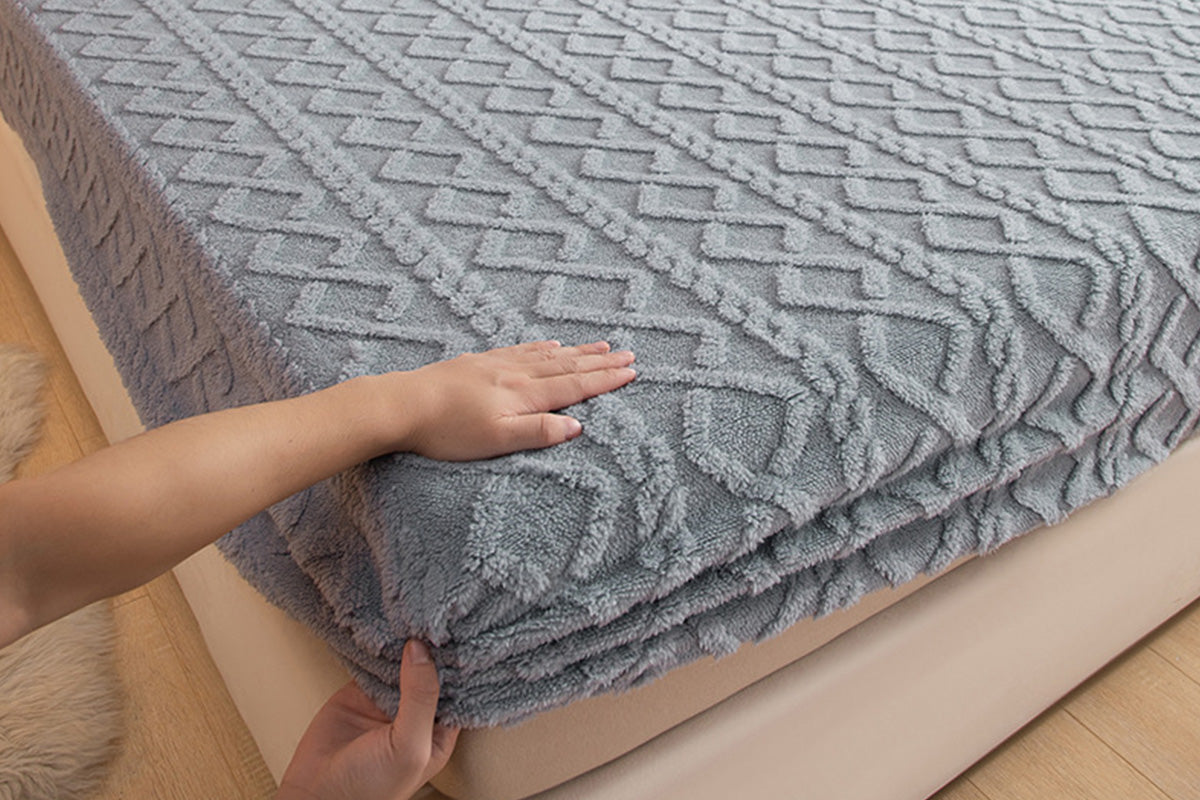 Fleece Textured Bed Fitted Sheet Plush Jacquard Warm Fitted Sheet Elastic Deep Pocket Mattress Cover