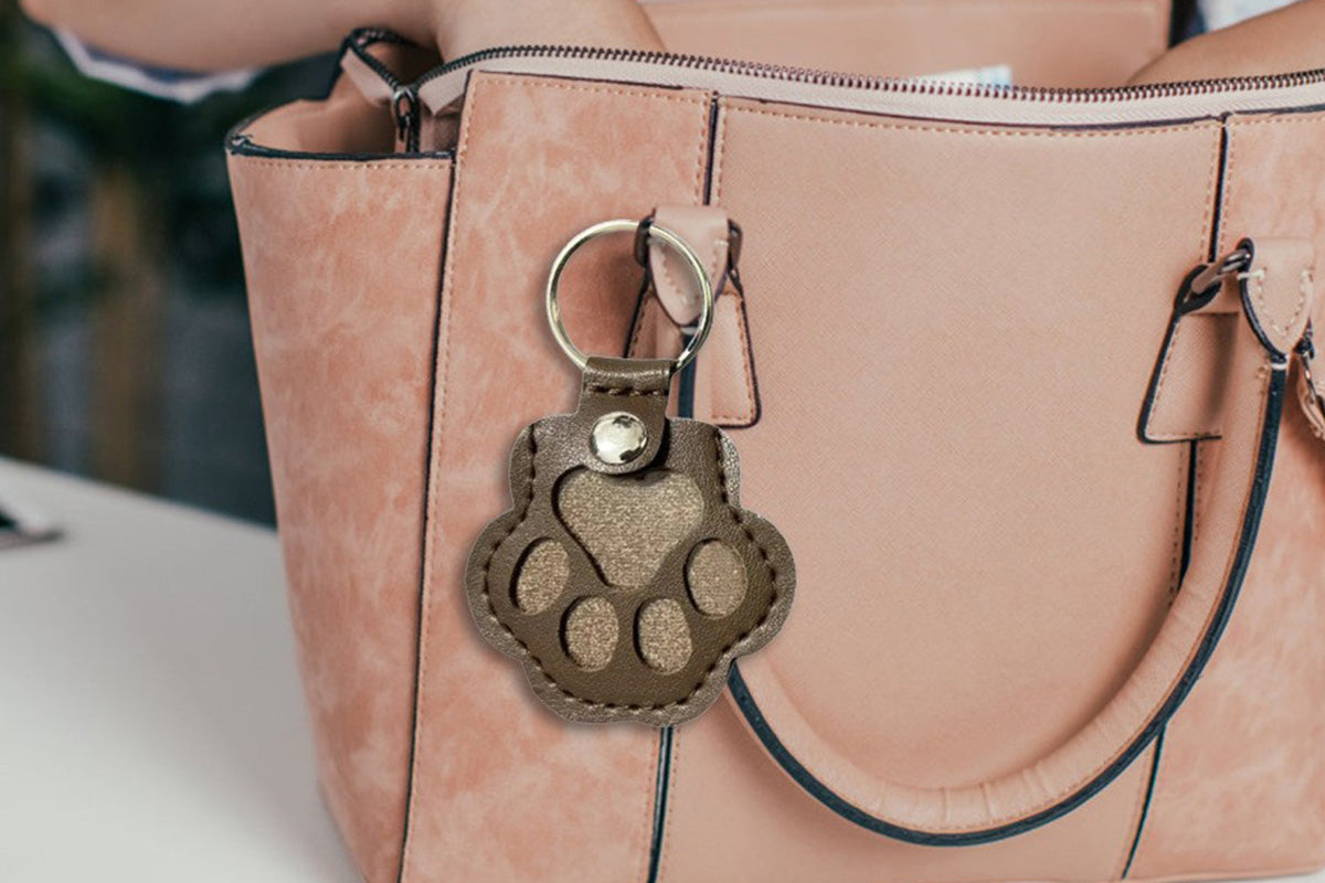 2PCS Pet Paw Shaped Key Chain Pet Fur Storage Key Chain Pet Memorial Gift Key Ring