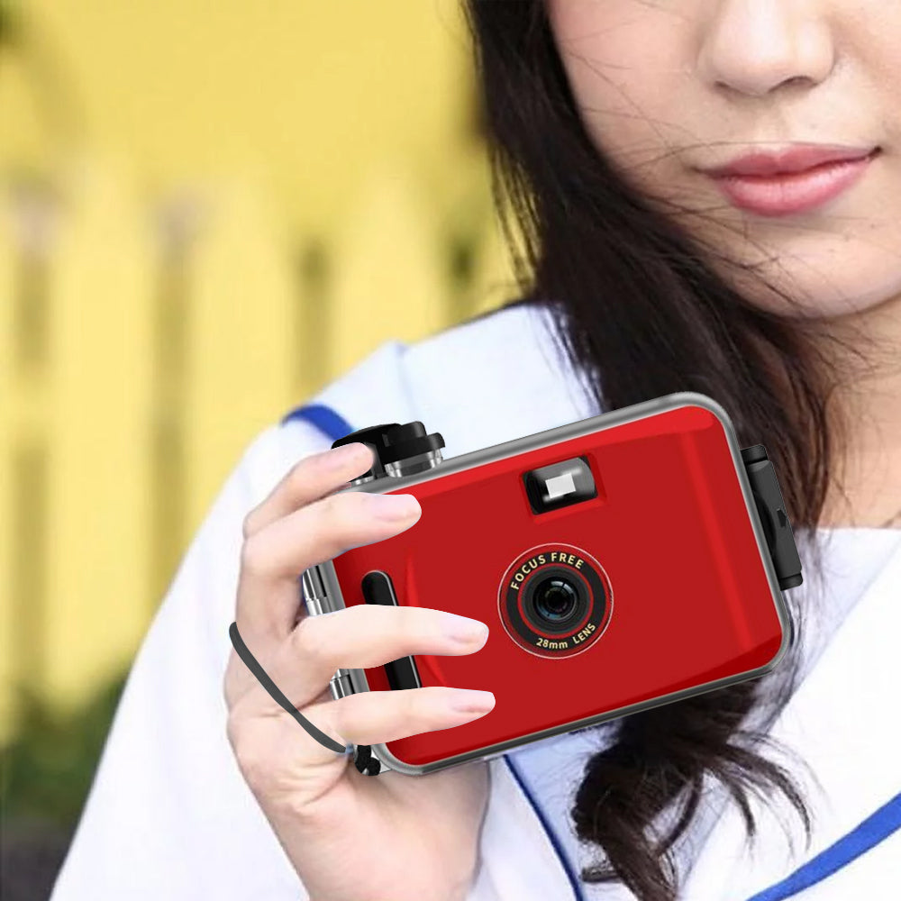 Mini Digital Camera 130W Pixels Sports Camera with 32G Memory Card