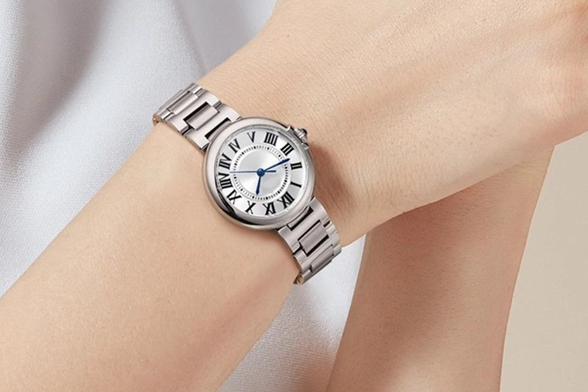 Women's Quartz Watch Classic Dial Roman Numerals Stainless Steel Band