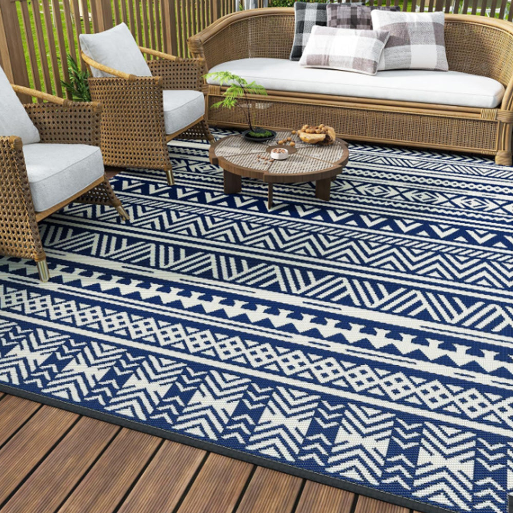 Geometric Striped Pattern Rug