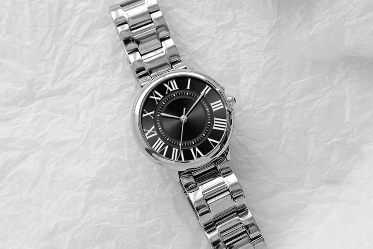 Women's Quartz Watch Classic Dial Roman Numerals Stainless Steel Band