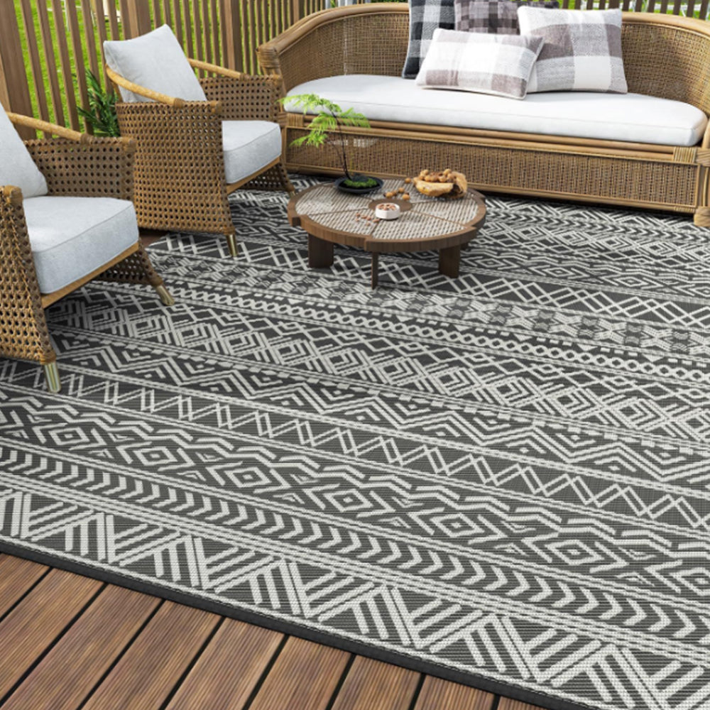 Geometric Striped Pattern Rug