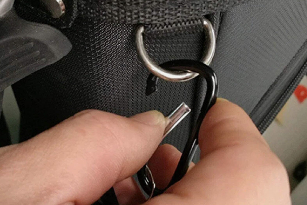 Dual Sided Golf Club Groove Cleaner Brush Tool with Retractable Carabiner
