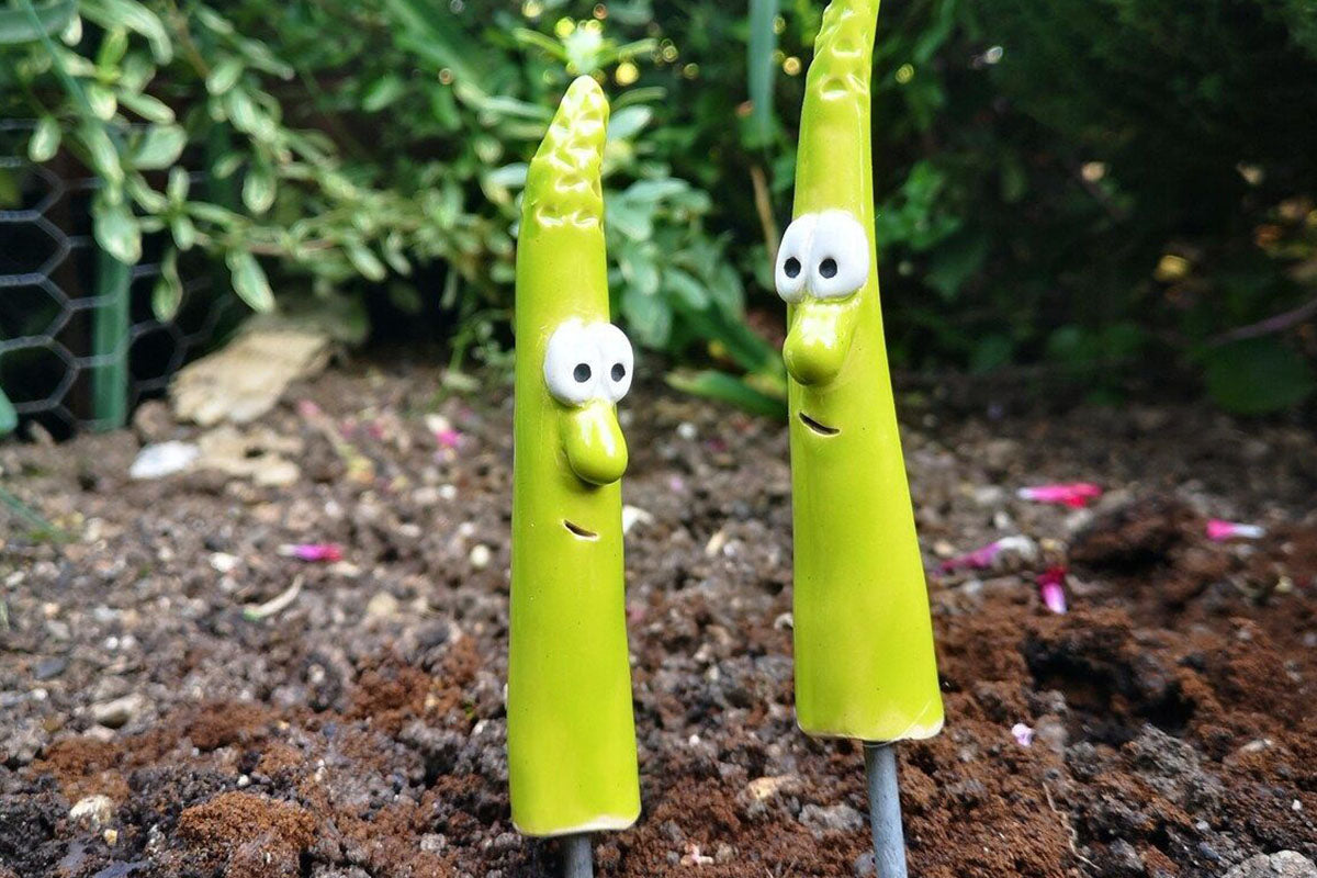 6Pcs Asparagus Garden Decor Resin Vegetable Figurines Outdoor Planter Ornament