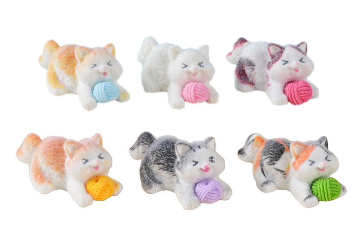 6Pcs Cute Flocked Cat Figurines Cat Playing Yarn Balls Garden Decor Set