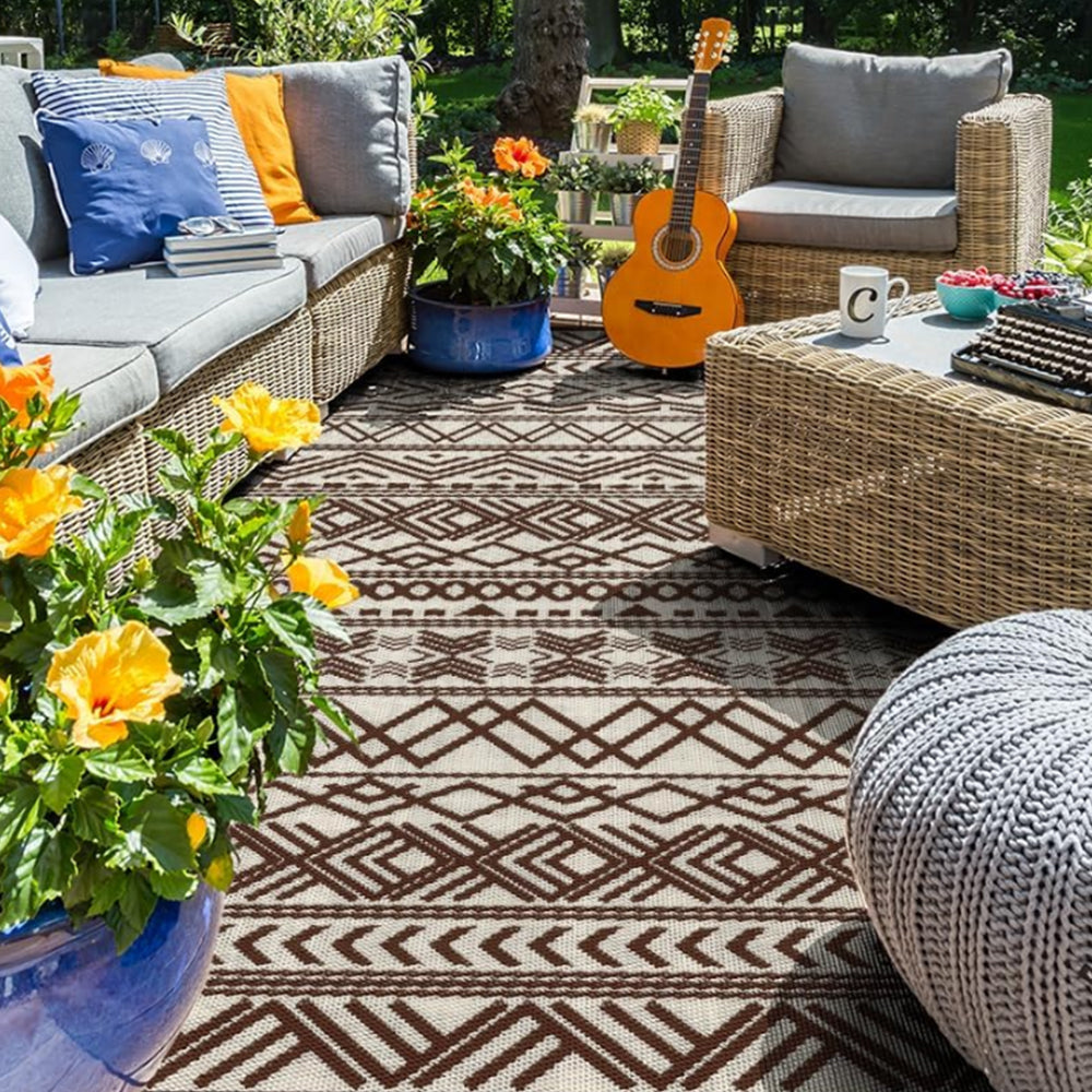 Geometric Striped Pattern Rug