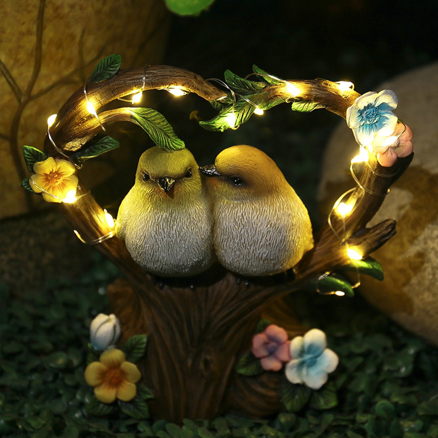 Solar Powered Heart-Shaped Couple Bird Resin Statue Light