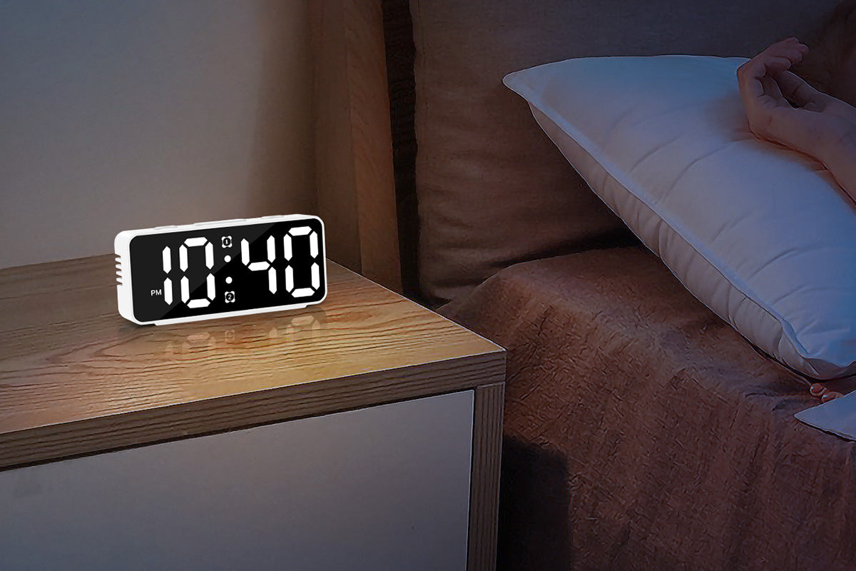 Small Digital Alarm Clock with 6 Dimmers and 5 Alarm Volumes for Bedrooms
