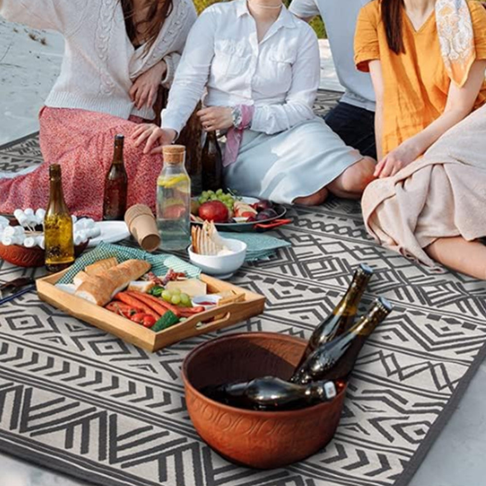 Geometric Striped Pattern Rug