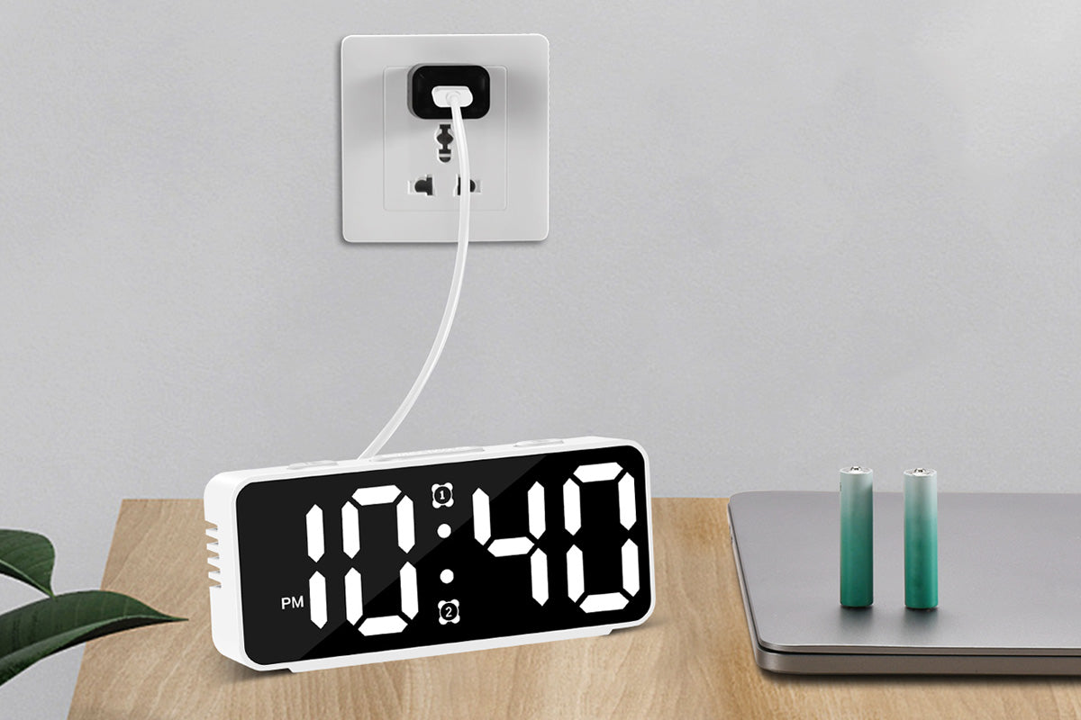 Small Digital Alarm Clock with 6 Dimmers and 5 Alarm Volumes for Bedrooms