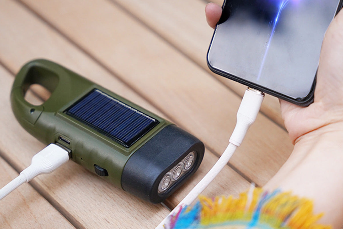 Hand Crank Solar Powered Flashlight Emergency Rechargeable LED Flashlight