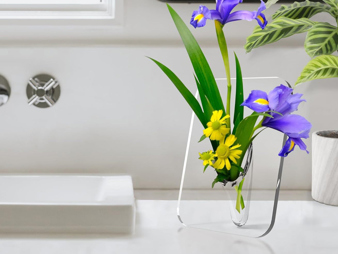 Clear Acrylic Photo Frame Shaped Flower Vase Picture Frame Vase