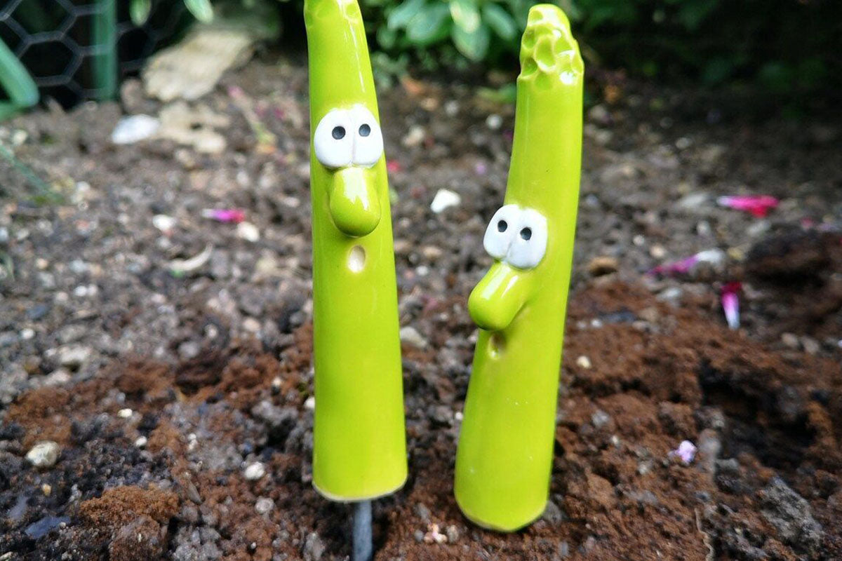 6Pcs Asparagus Garden Decor Resin Vegetable Figurines Outdoor Planter Ornament