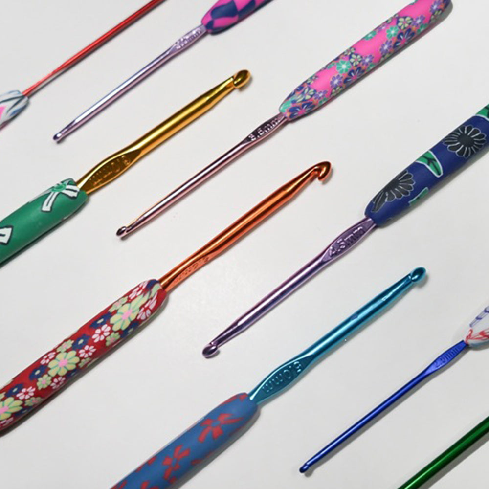 Colourful Soft Crochet Hook Set Ergonomic Handles Knitting Needles Sewing