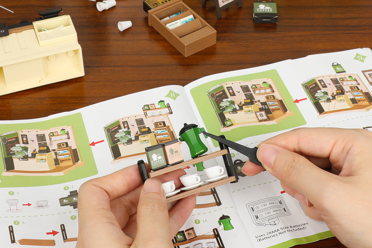 DIY Miniature Dollhouse Kit 3D Puzzle Dollhouse Toy with Dust Cover and Light