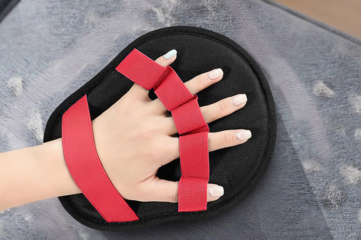 Five Finger Pet Hair Removal Glove Reusable Electrostatic Grooming Mitt for Cats and Dogs