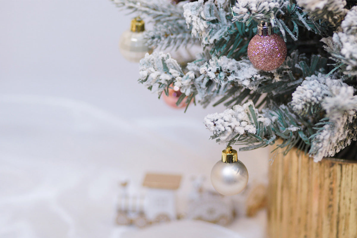 33Pcs Christmas Tree Baubles Decorations for Holiday Party Wedding