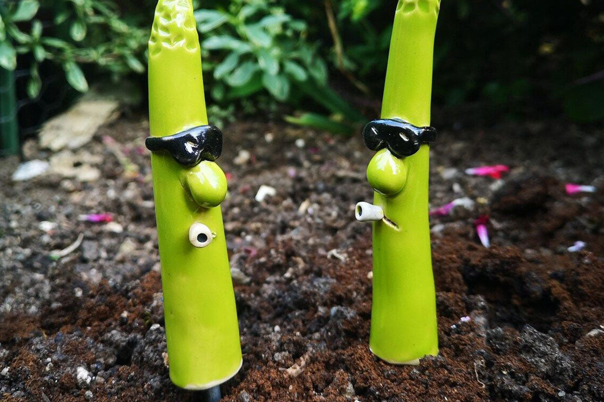 6Pcs Asparagus Garden Decor Resin Vegetable Figurines Outdoor Planter Ornament