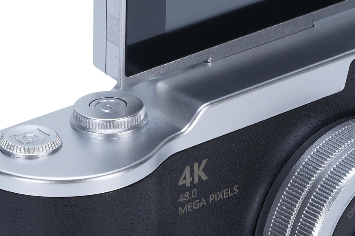 HD 1080P Flip Screen Retro Digital Camera with 2.4 inch Display