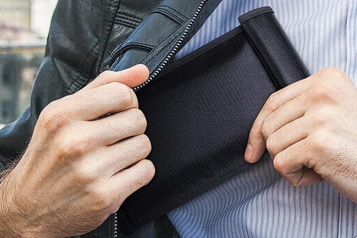 Cell Phone Car Key WiFi RFID Bag