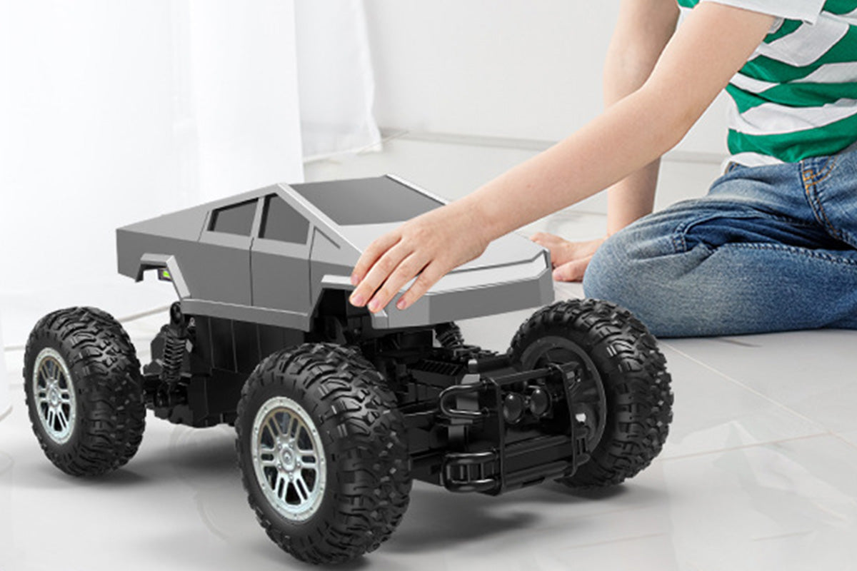 2.4 GHz Amphibious Remote Control Car 4WD All Terrain Off Road Pickup Truck Toy