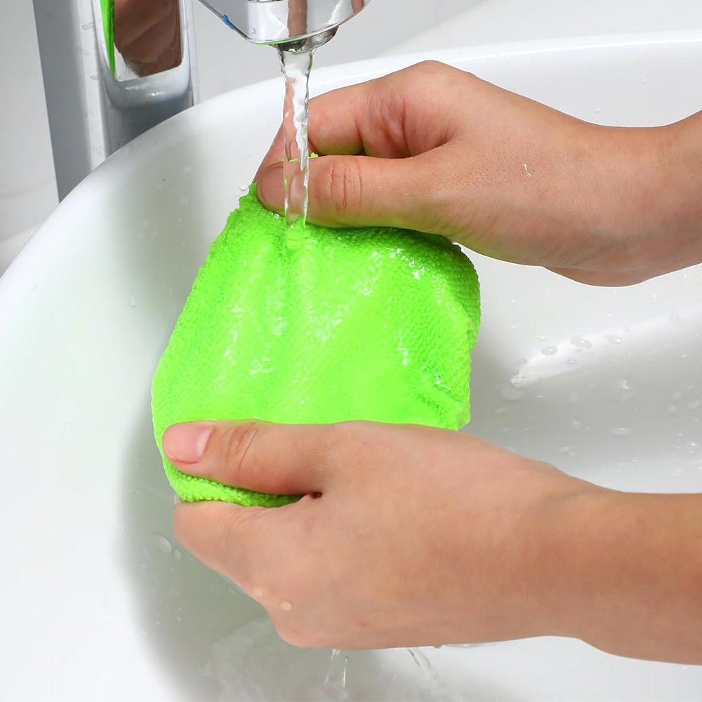 Car Windshield Cleaning Tool with Extendable Handle 4 Reusable Microfiber Pads
