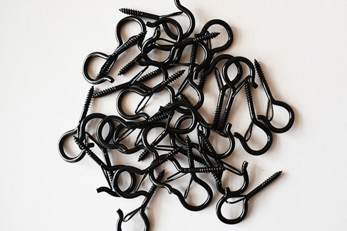 20PCS Q Hanger Hooks with Safety Buckle Windproof Screw Hooks for Hanging Outdoor Lights Plants