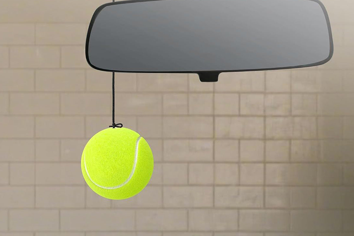 2Pcs Garage Parking Aid Tennis Balls with Adjustable String – Vehicle Stopper for Safe and Precise Parking
