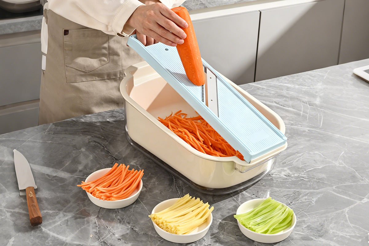 Kitchen Vegetable Cutter and Slicer 4 Blades - Option for Colander