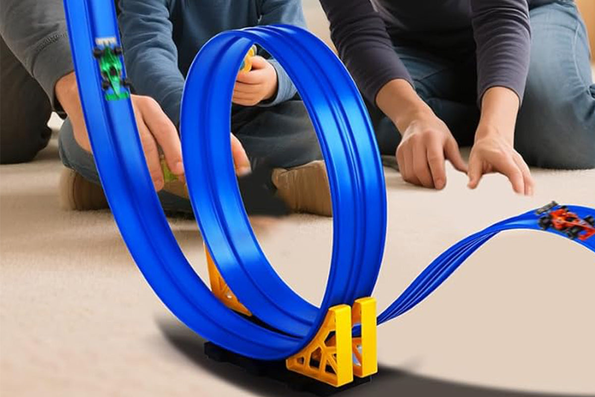 Flexible Race Track Toy Set DIY Bendable Ramp with Suction Cups Roll-Up Car Track 4m