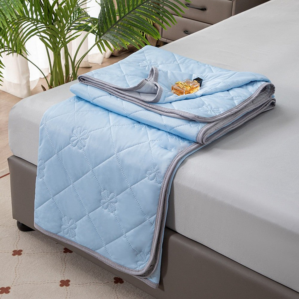 Summer Cooling Blanket Lightweight Soft Cooling Comforter Quilt Throw for Hot Sleepers