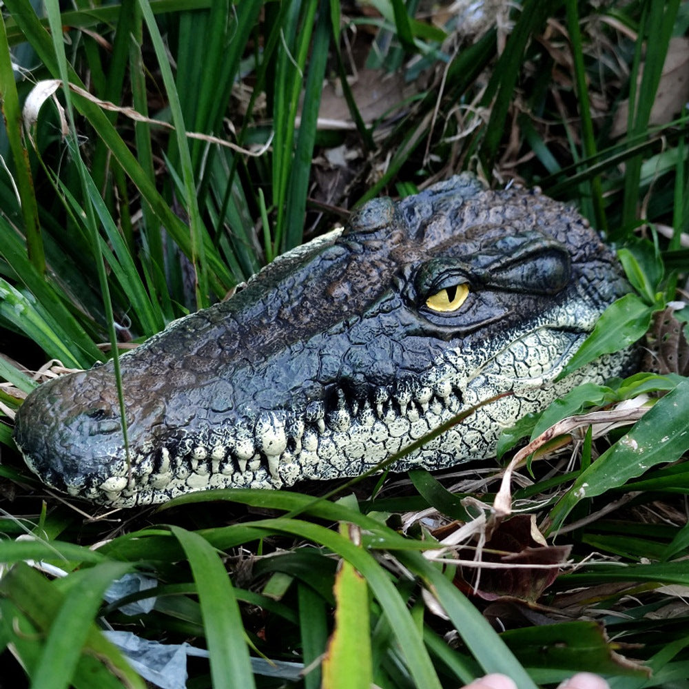 Realistic Floating Alligator Head Decoration for Pools and Ponds